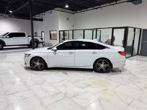 Used 2022 Honda Accord Touring image 7