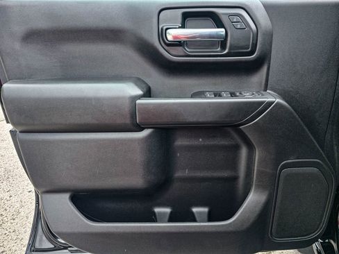 Used 2023 Chevrolet Silverado 1500 Custom Trail Boss w/ LPO, Dark Essentials Package AWD/4WD image 8