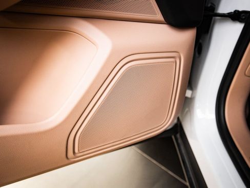 Certified 2023 Porsche Macan AWD/4WD image 21
