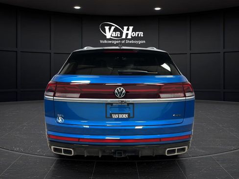 Used 2024 Volkswagen Atlas Cross Sport SEL R-Line AWD/4WD image 4