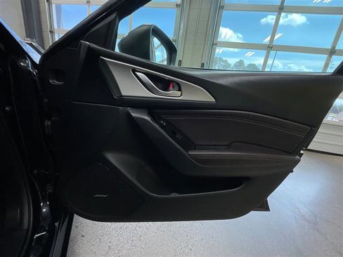 Used 2017 MAZDA MAZDA3 Touring w/ Popular Equipment Package image 25