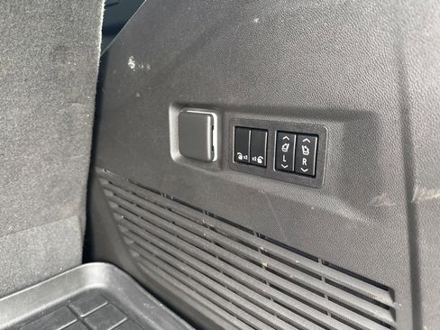 Used 2022 Chevrolet Tahoe RST image 18