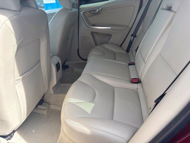 Used 2016 Volvo XC60 T6 w/ Climate Package AWD/4WD image 8