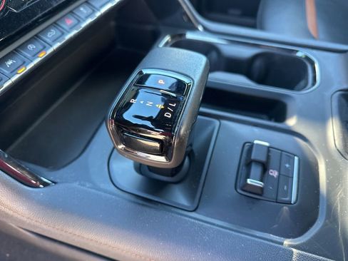 Used 2022 GMC Sierra 1500 AT4 w/ AT4 Preferred Package AWD/4WD image 33