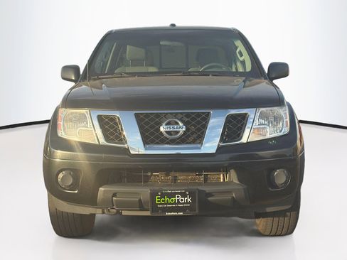 Used 2017 Nissan Frontier SV AWD/4WD image 2