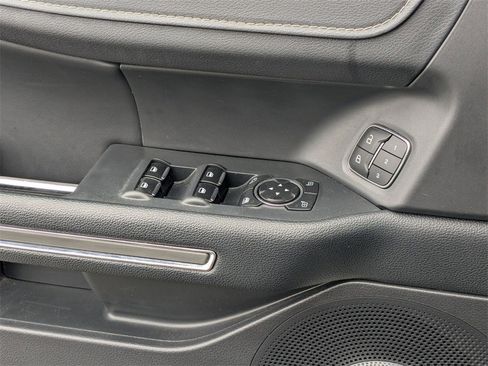 Used 2024 Ford Expedition Max XLT image 15