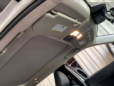 Used 2024 Mitsubishi Outlander SE AWD/4WD image 13