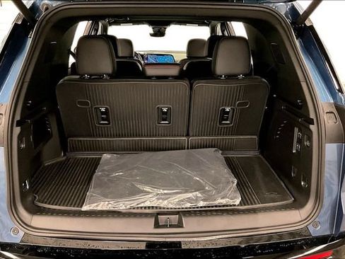Used 2025 Chevrolet Traverse RS w/ LPO, Floor Liner Package AWD/4WD image 43