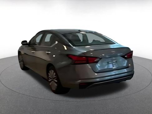 Used 2025 Nissan Altima 2.5 SV FWD image 16