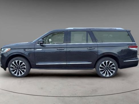 Used 2024 Lincoln Navigator L Reserve image 32