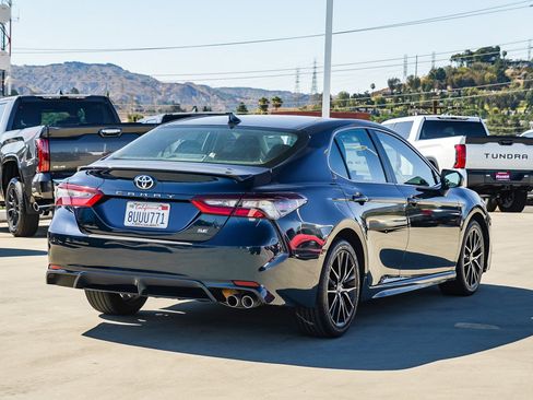 Used 2021 Toyota Camry SE w/ Carpet Mat Package (TMS) FWD image 7