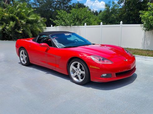 Used 2005 Chevrolet Corvette Convertible w/ Preferred Equipment Group RWD image 10