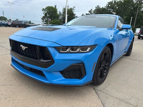 Used 2024 Ford Mustang GT RWD image 2