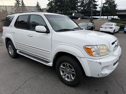 Used 2006 Toyota Sequoia SR5 image 3