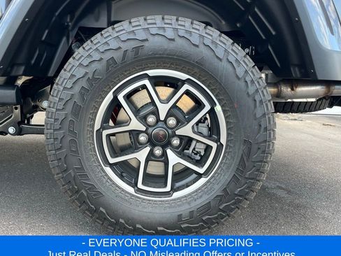 New 2025 Jeep Gladiator Rubicon image 32