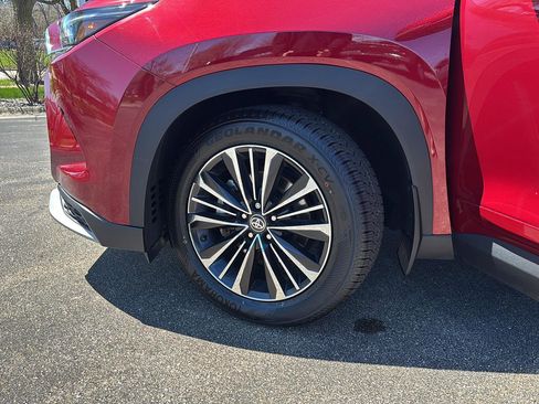 Used 2024 Toyota Grand Highlander AWD Hybrid image 4