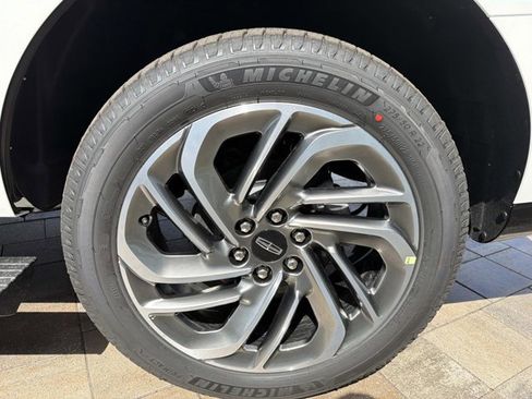 New 2026 Lincoln Navigator Reserve AWD/4WD image 30
