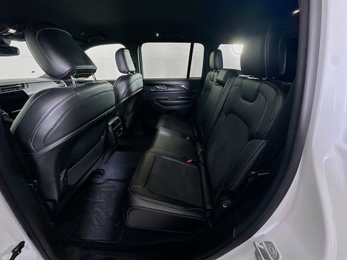 Used 2023 Jeep Grand Cherokee Altitude image 29