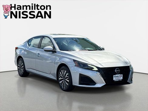 Used 2023 Nissan Altima 2.5 SV w/ SV Premium Package AWD/4WD image 1