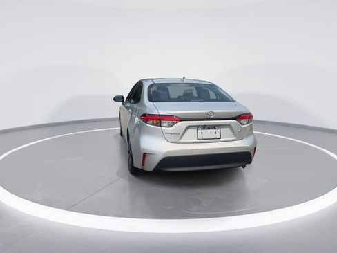 Used 2026 Toyota Corolla LE FWD image 7