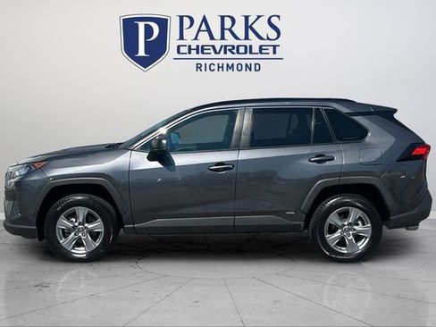 Used 2022 Toyota RAV4 LE image 4
