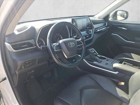 Used 2020 Toyota Highlander XLE FWD image 10