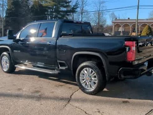 Used 2022 Chevrolet Silverado 2500 High Country w/ Z71 Off-Road Package image 6
