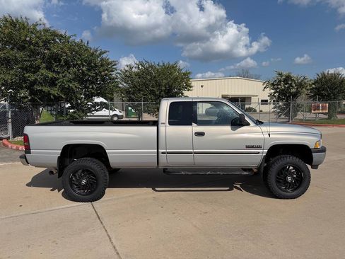 Used 2001 Dodge Ram 2500 Truck 4x4 Quad Cab image 6