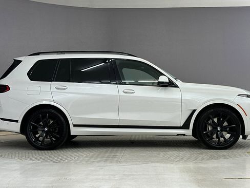 Certified 2024 BMW X7 xDrive40i w/ M Sport Package AWD/4WD image 7