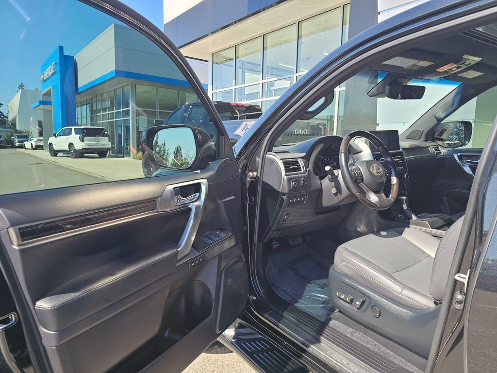 Used 2022 Lexus GX 460 Premium AWD/4WD image 24