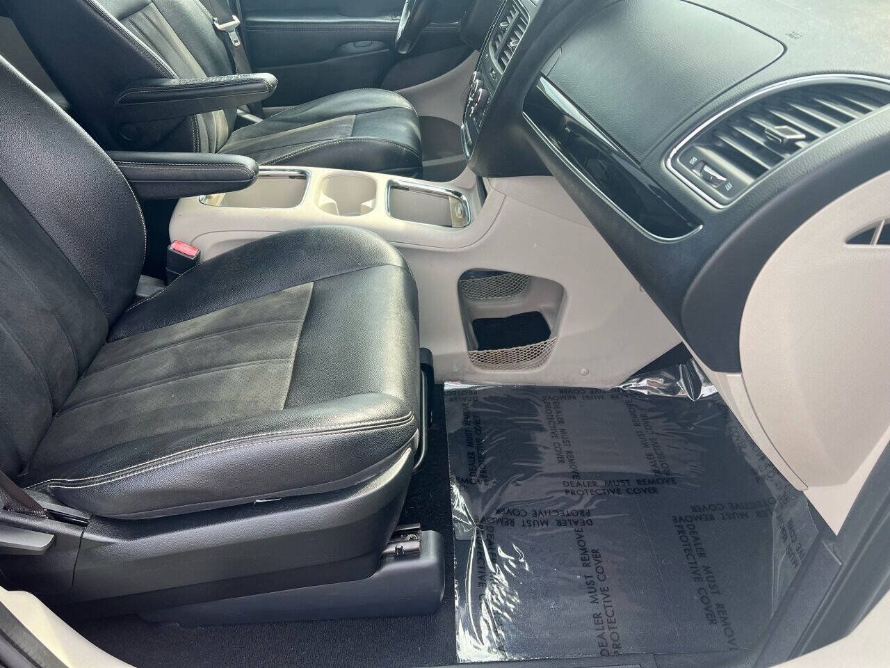 Used 2019 Dodge Grand Caravan SXT FWD image 10