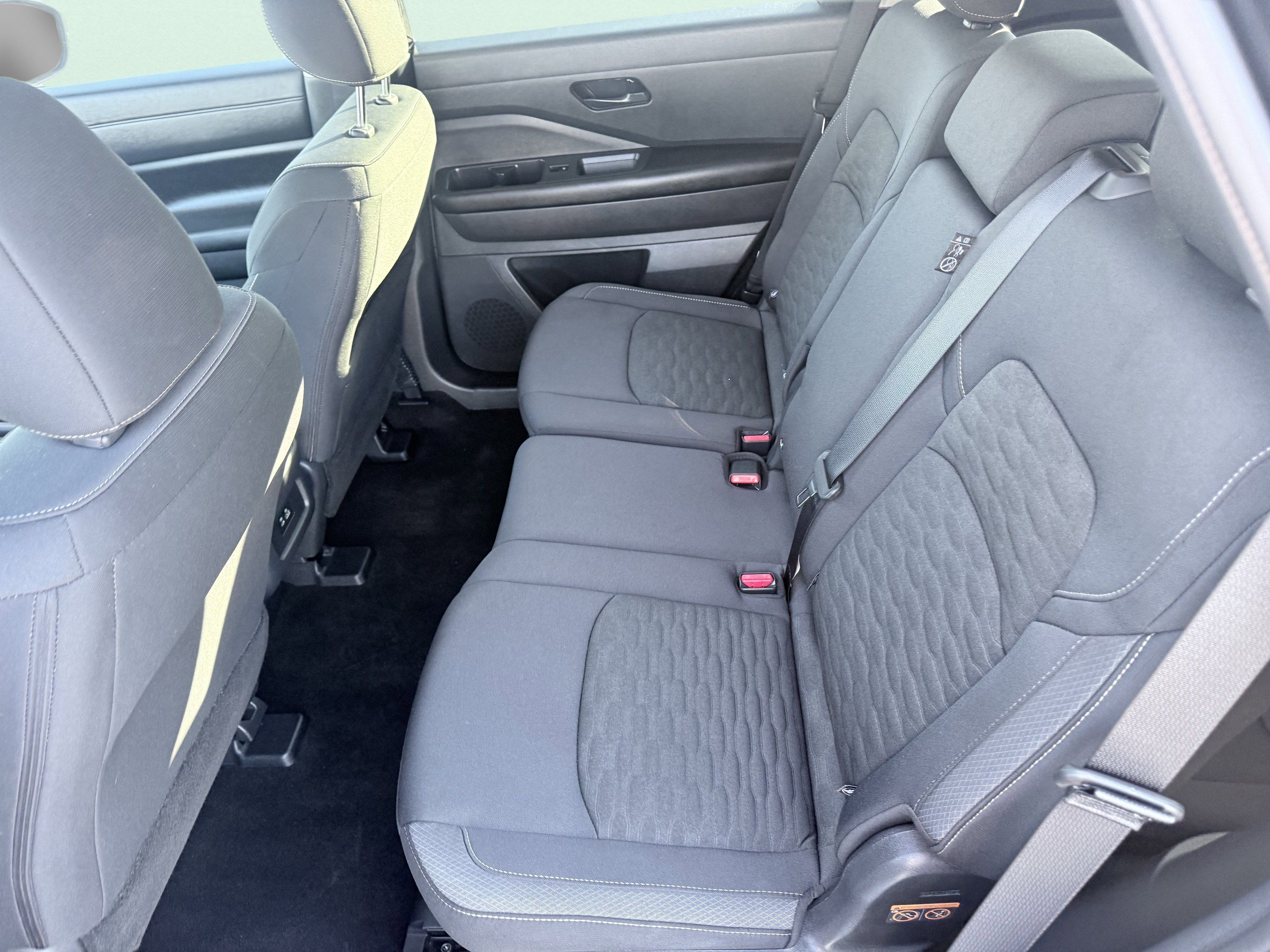 Used 2025 Nissan Pathfinder S AWD/4WD image 29