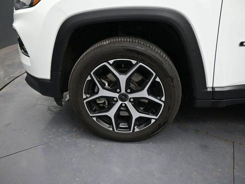 Used 2025 Jeep Compass Limited AWD/4WD image 14