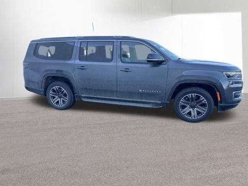 Used 2024 Jeep Wagoneer L Series II w/ Flexible Seating Group image 12