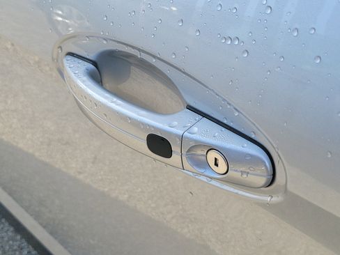 Used 2013 Ford C-MAX SEL FWD image 8