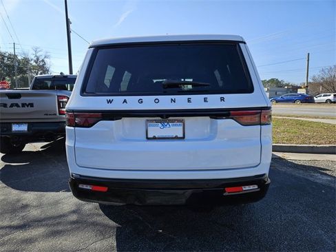 Used 2023 Jeep Wagoneer Series II image 9