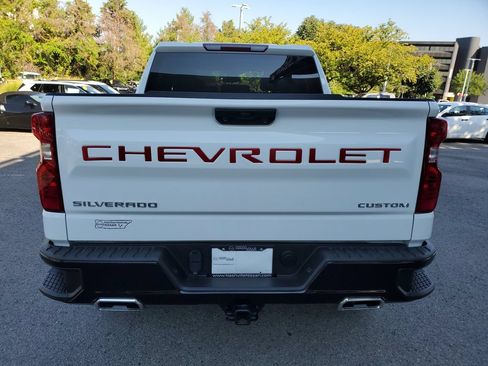 Used 2025 Chevrolet Silverado 1500 Custom Trail Boss AWD/4WD image 9