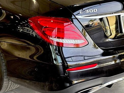 Used 2017 Mercedes-Benz E 300 image 5