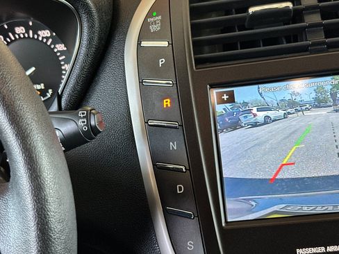 Used 2017 Lincoln MKC Premiere FWD image 28