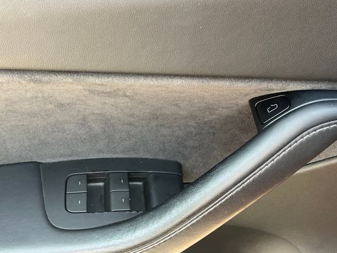 Used 2022 Tesla Model Y Performance AWD/4WD image 25
