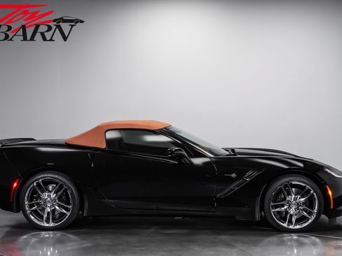 Used 2014 Chevrolet Corvette Stingray Convertible w/ 2LT Preferred Equipment Group RWD image 14