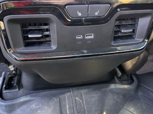 Used 2024 Chevrolet Silverado 2500 ZR2 w/ Technology Package image 17