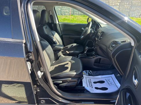 Used 2021 Jeep Compass Latitude FWD image 14