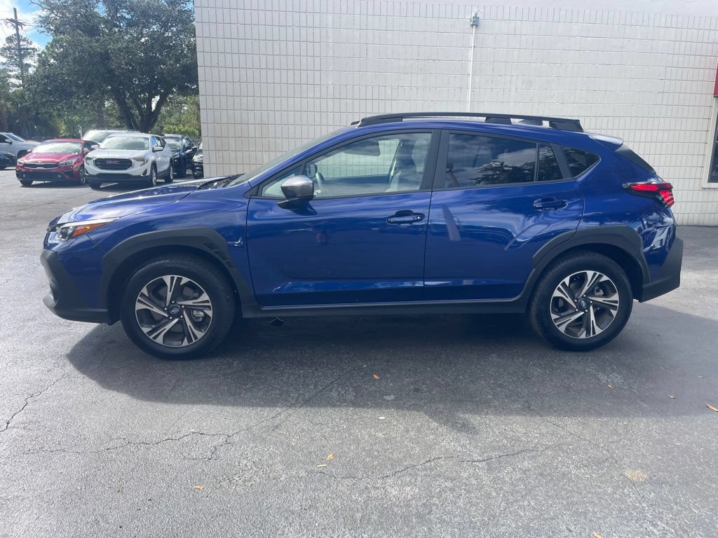Used 2025 Subaru Crosstrek 2.5i Premium AWD/4WD image 2