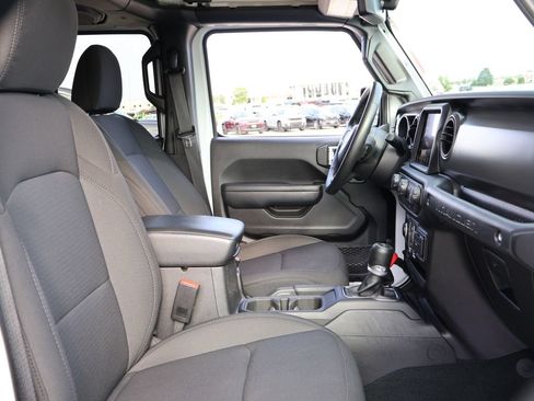 Used 2023 Jeep Wrangler Unlimited w/ Cold Weather Group AWD/4WD image 9