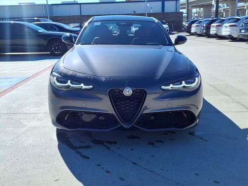 New 2025 Alfa Romeo Giulia w/ Veloce Package Rwd image 4