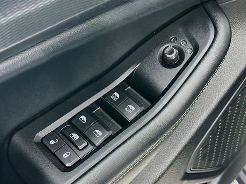 Certified 2024 Jeep Grand Cherokee Altitude image 27