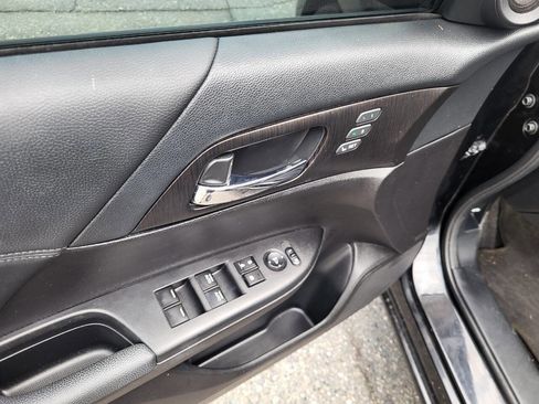 Used 2015 Honda Accord EX-L image 14