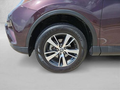 Used 2018 Toyota RAV4 XLE FWD image 22