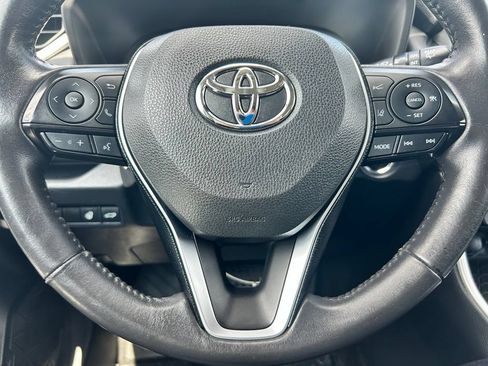 Used 2019 Toyota RAV4 XLE Premium w/ Cold Weather Package AWD/4WD image 22